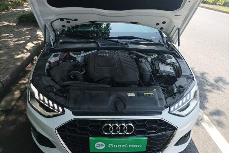 Used Audi A4L 2023 40 TFSI Fashion Dynamic Model Engine Bay
