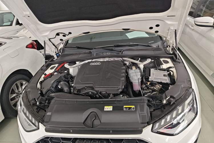 Used Audi A4L 2023 40 TFSI Fashion Dynamic Model Engine Bay