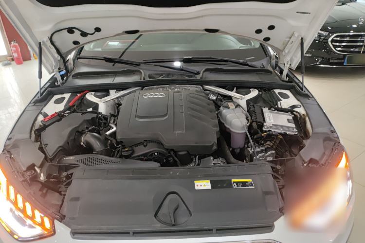 Used Audi A4L 2023 40 TFSI Fashion Dynamic Model Engine Bay