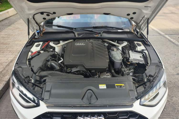Used Audi A4L 2023 40 TFSI Luxury Dynamic Model Engine Bay
