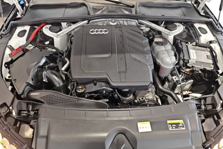 Used Audi A4L 2023 40 TFSI Luxury Dynamic Model Engine Bay