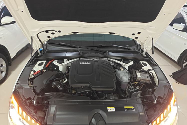 Used Audi A4L 2023 40 TFSI Fashion Dynamic Model Engine Bay