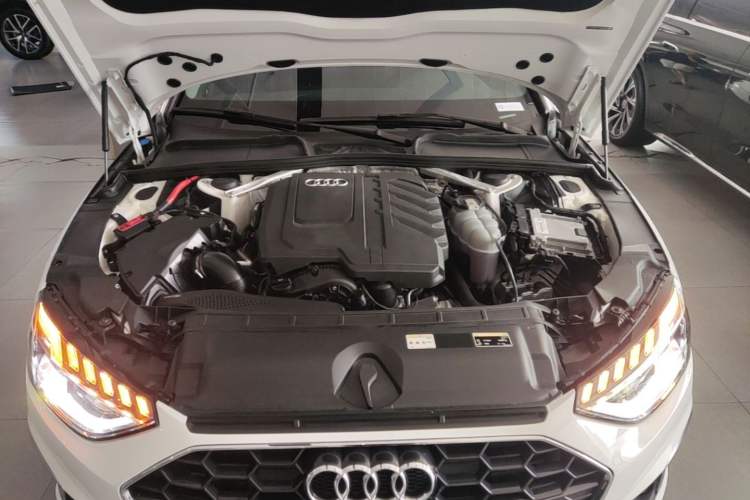 Used Audi A4L 2023 40 TFSI Fashion Dynamic Model Engine Bay