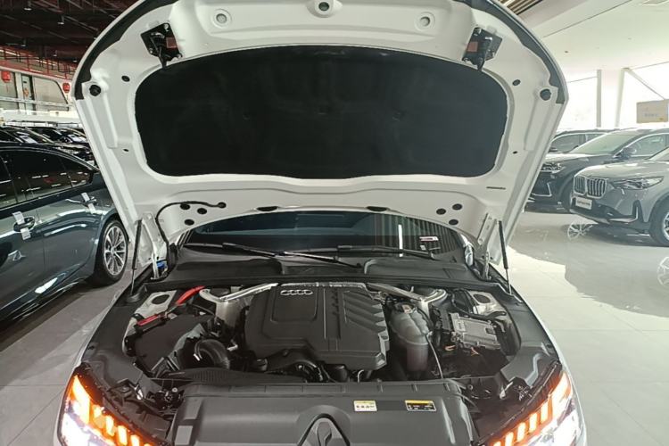 Used Audi A4L 2023 40 TFSI Fashion Dynamic Model Engine Bay