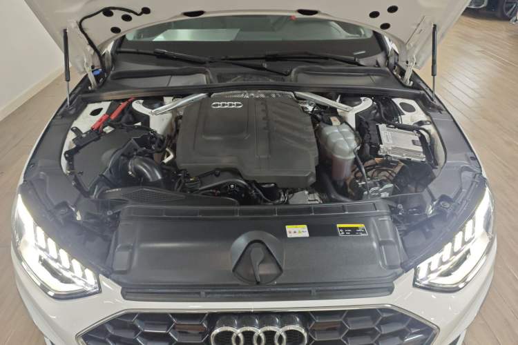 Used Audi A4L 2023 40 TFSI Fashion Dynamic Model Engine Bay