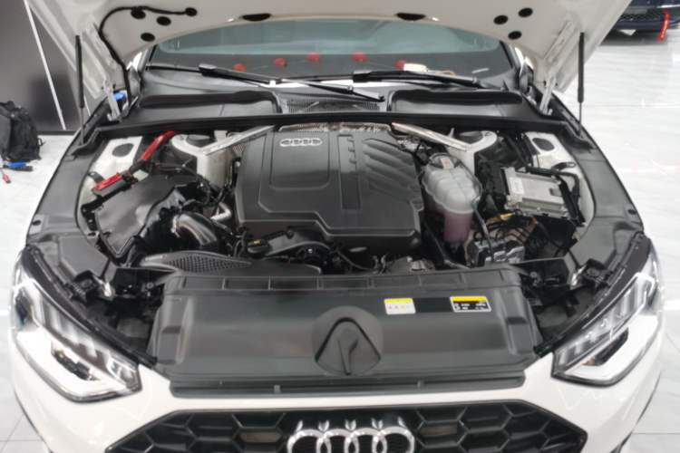 Used Audi A4L 2023 40 TFSI Luxury Dynamic Model Engine Bay