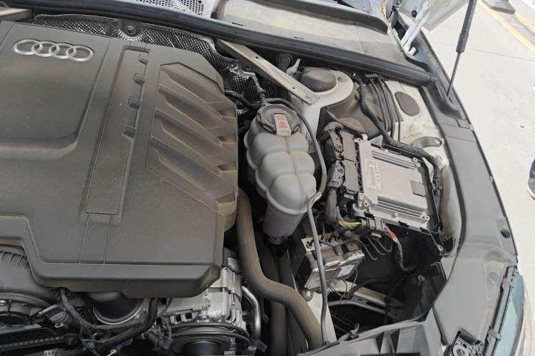 Used Audi A4L 2023 40 TFSI Luxury Dynamic Model Engine Bay Left