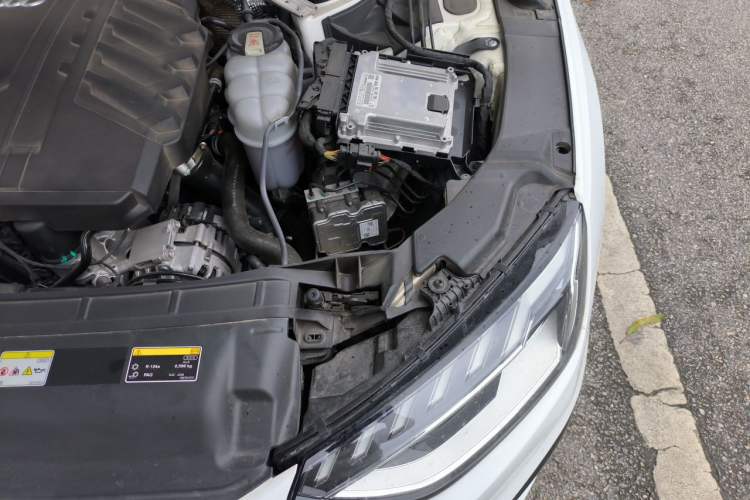 Used Audi A4L 2023 40 TFSI Luxury Dynamic Model Engine Bay Left