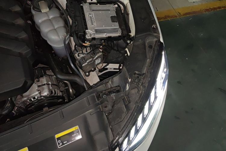 Used Audi A4L 2023 40 TFSI Luxury Dynamic Model Engine Bay Left