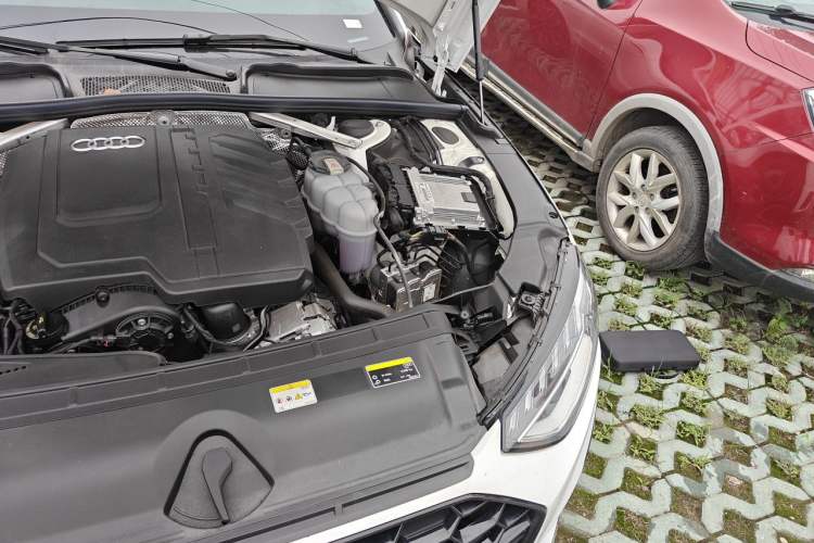Used Audi A4L 2023 40 TFSI Luxury Dynamic Model Engine Bay Left