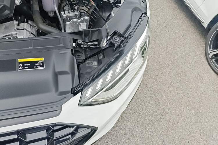 Used Audi A4L 2023 40 TFSI quattro Luxury Dynamic Edition Engine Bay Left