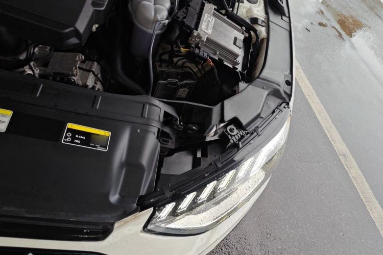 Used Audi A4L 2023 40 TFSI Luxury Dynamic Model Engine Bay Left