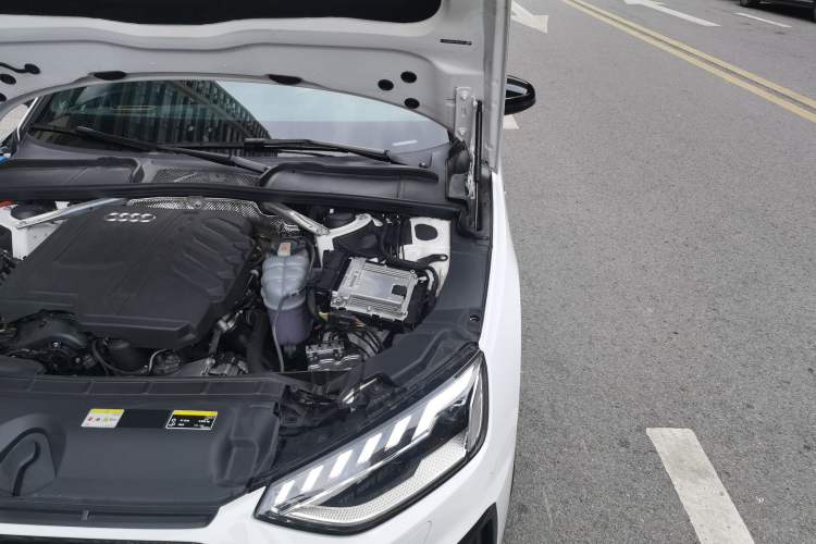 Used Audi A4L 2023 40 TFSI quattro Luxury Dynamic Edition Engine Bay Left