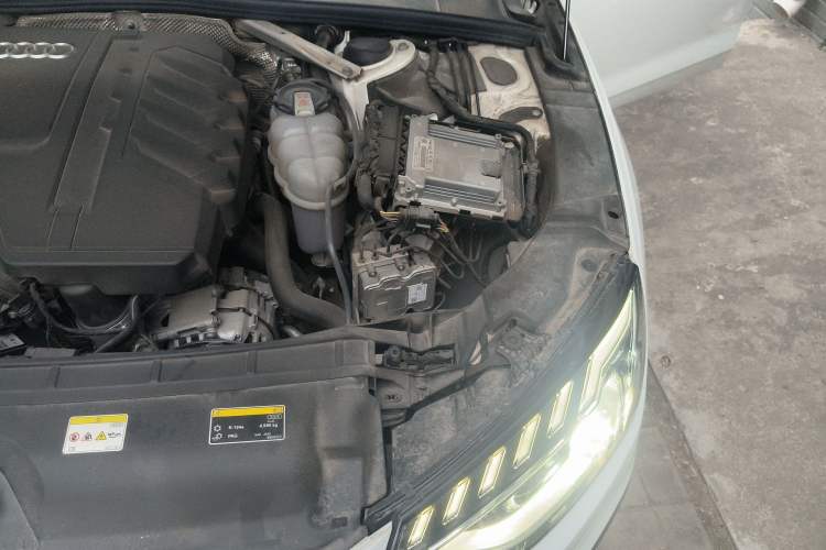 Used Audi A4L 2023 40 TFSI Luxury Dynamic Model Engine Bay Left