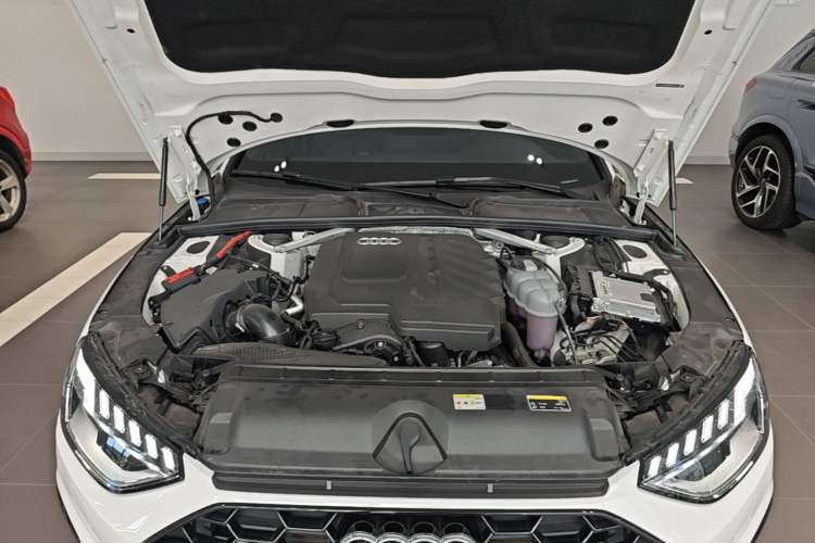 Used Audi A4L 2023 40 TFSI Luxury Dynamic Model Engine Bay