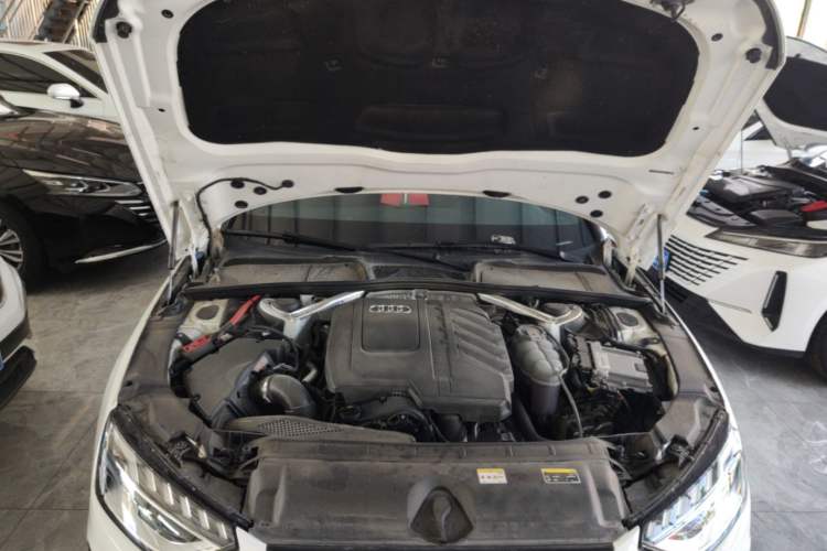 Used Audi A4L 2023 40 TFSI Luxury Dynamic Model Engine Bay
