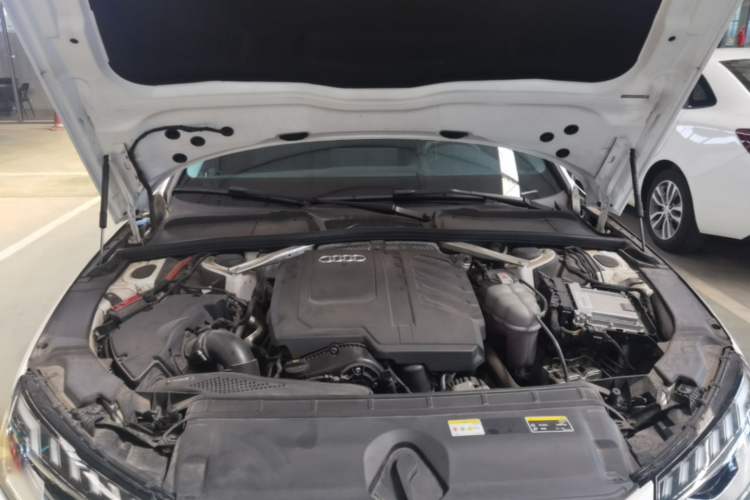 Used Audi A4L 2023 40 TFSI Luxury Dynamic Model Engine Bay