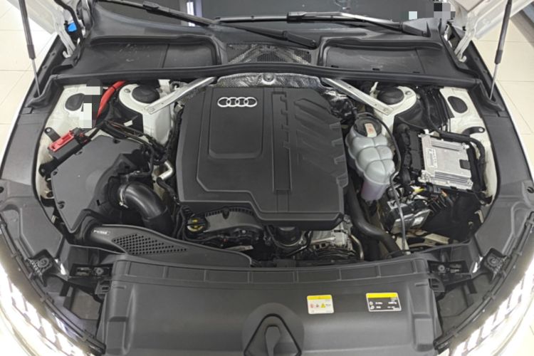 Used Audi A4L 2023 40 TFSI Luxury Dynamic Model Engine Bay
