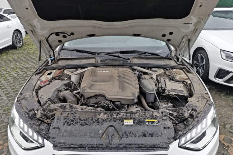 Used Audi A4L 2023 40 TFSI Fashion Dynamic Model Engine Bay