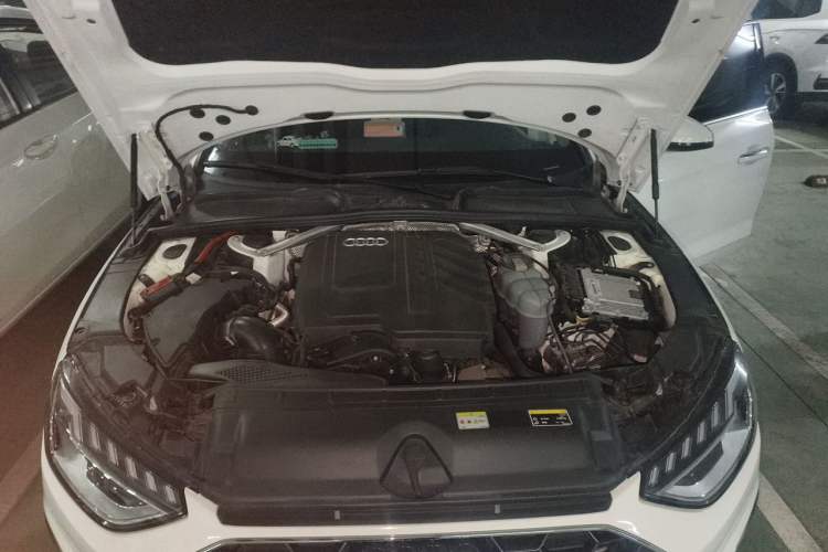 Used Audi A4L 2023 40 TFSI Fashion Dynamic Model Engine Bay