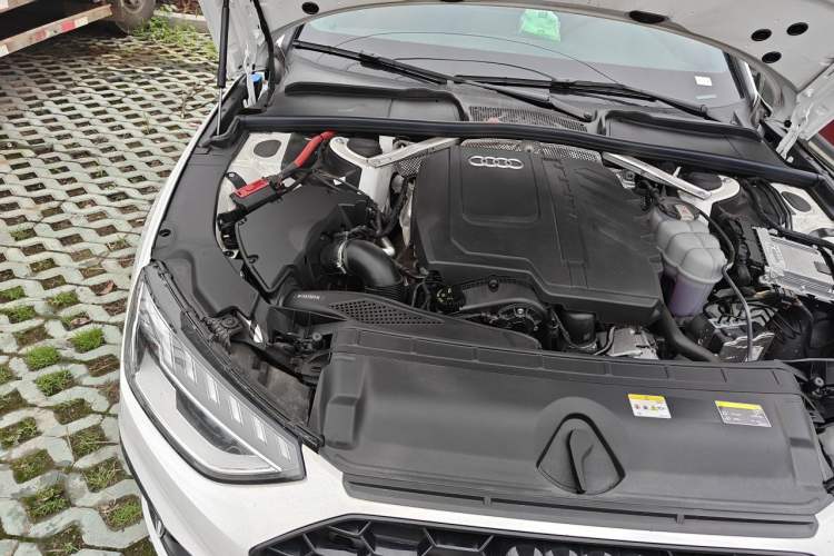 Used Audi A4L 2023 40 TFSI Luxury Dynamic Model Engine Bay Right