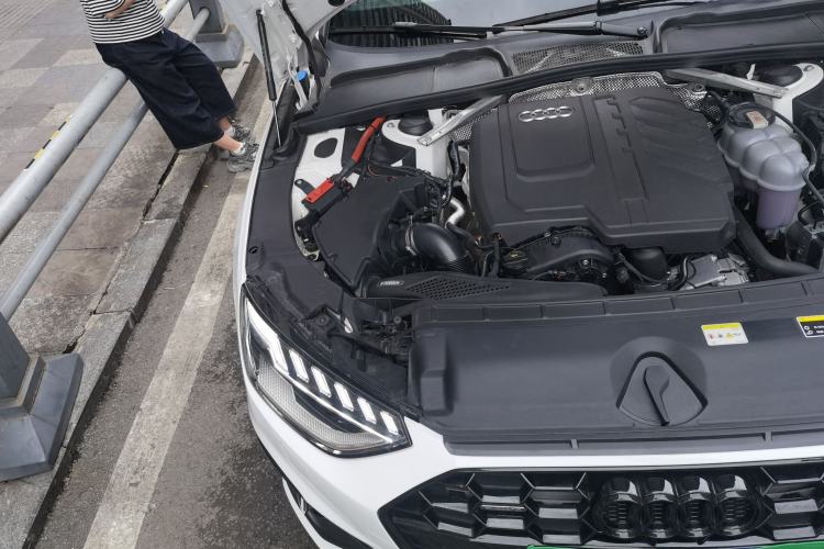 Used Audi A4L 2023 40 TFSI quattro Luxury Dynamic Edition Engine Bay Right