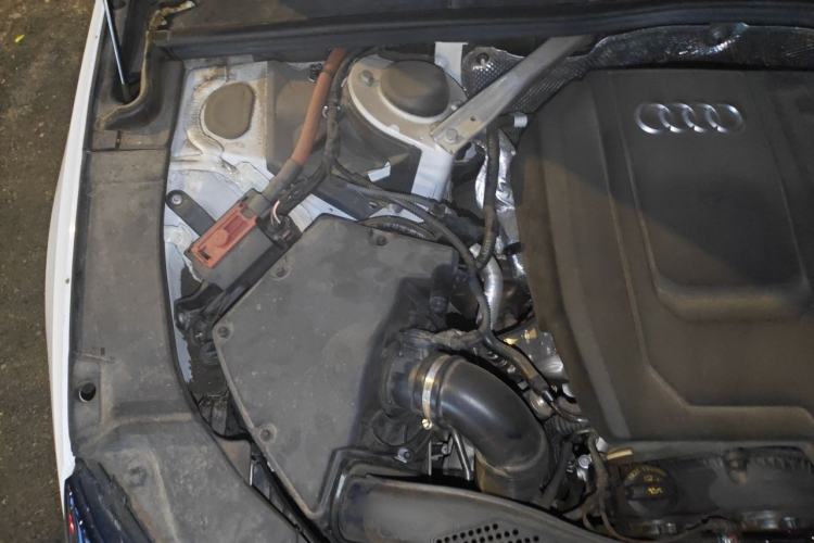 Used Audi A4L 2023 40 TFSI Luxury Dynamic Model Engine Bay Right
