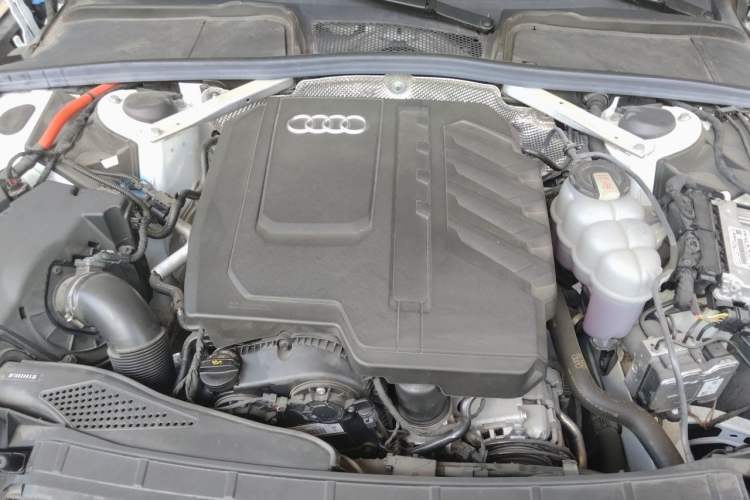 Used Audi A4L 2023 40 TFSI Fashion Dynamic Model Engine Bay