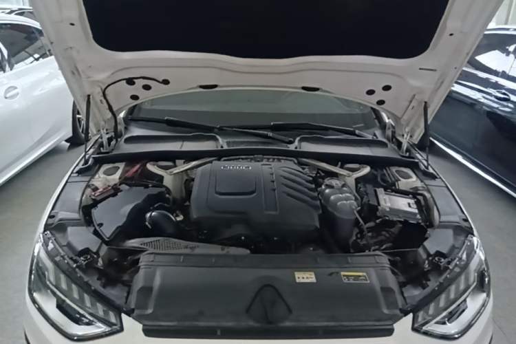 Used Audi A4L 2023 40 TFSI Luxury Dynamic Model Engine Bay