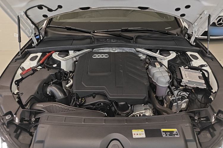 Used Audi A4L 2023 40 TFSI Luxury Dynamic Model Engine Bay