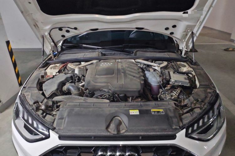 Used Audi A4L 2023 40 TFSI Fashion Dynamic Model Engine Bay