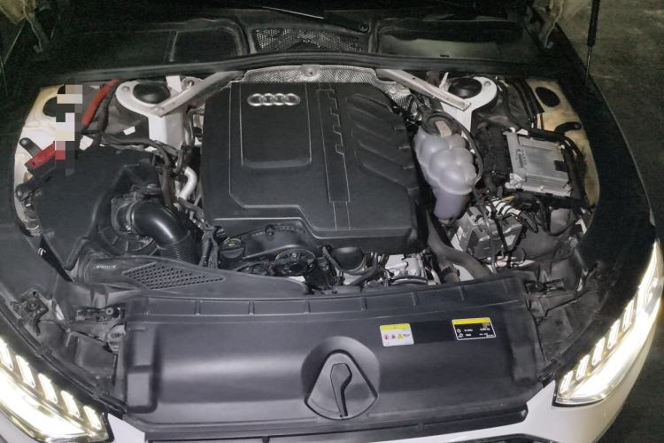 Used Audi A4L 2023 40 TFSI Fashion Dynamic Model Engine Bay