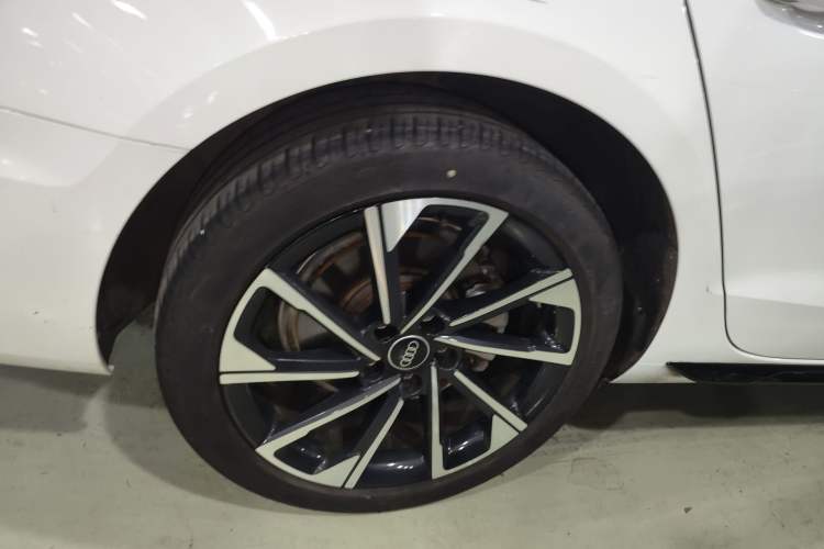 Used Audi A4L 2023 40 TFSI Luxury Dynamic Model Exterior 5
