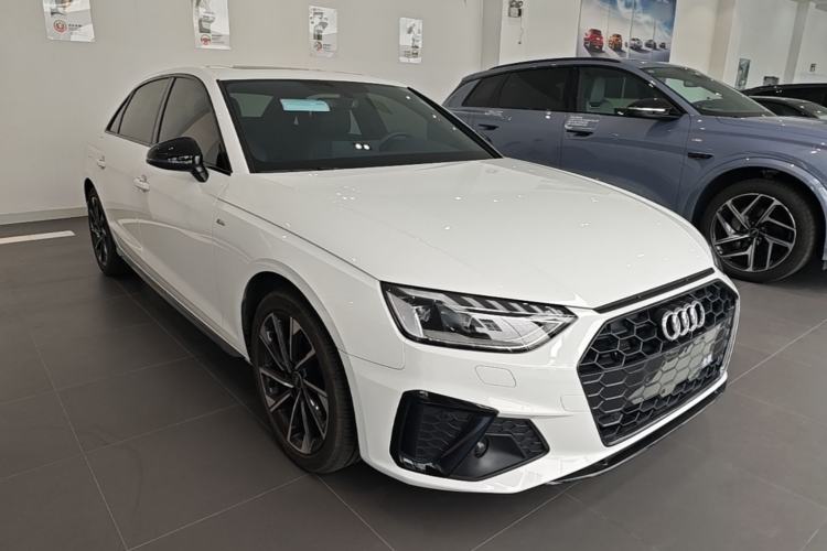 Used Audi A4L 2023 40 TFSI Luxury Dynamic Model Front Right 45 Deg