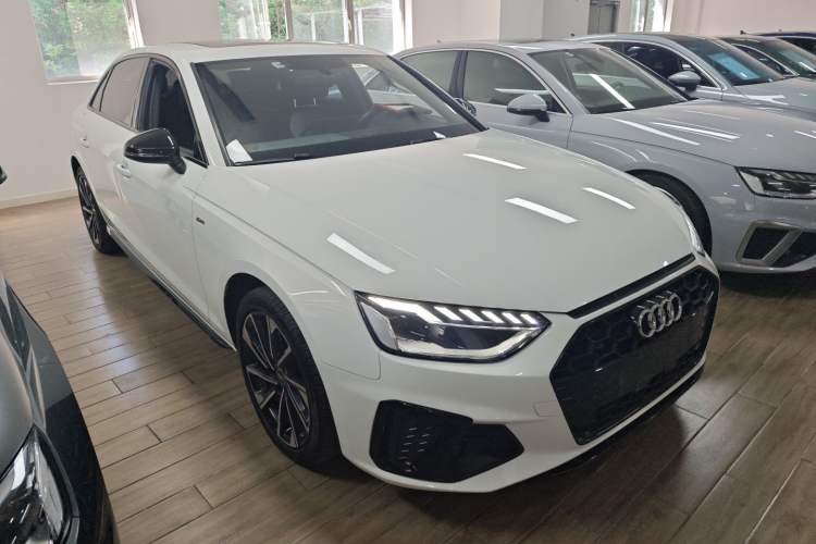 Used Audi A4L 2023 40 TFSI Luxury Dynamic Model Front Right 45 Deg