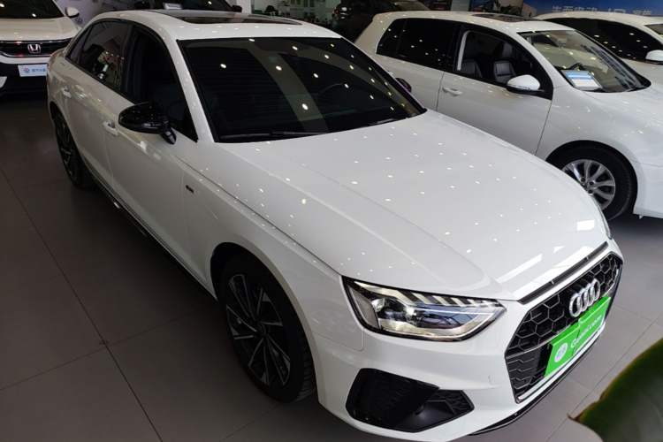 Used Audi A4L 2023 40 TFSI Luxury Dynamic Model Front Right 45 Deg