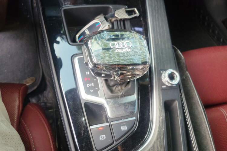 Used Audi A4L 2023 40 TFSI Luxury Dynamic Model Gear Lever