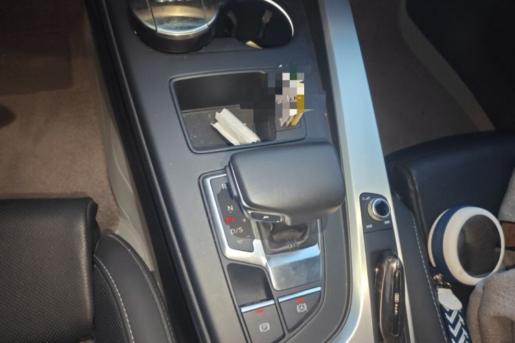 Used Audi A4L 2023 40 TFSI Fashion Dynamic Model Gear Lever