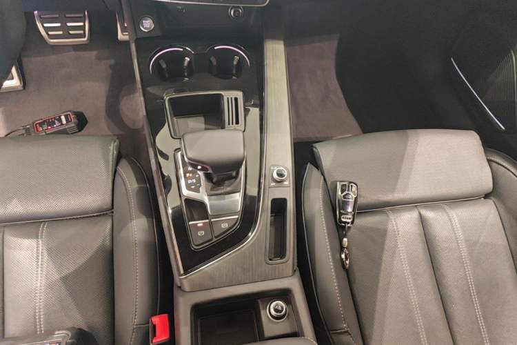 Used Audi A4L 2023 40 TFSI Bang & Olufsen Starry Night Edition Gear Lever