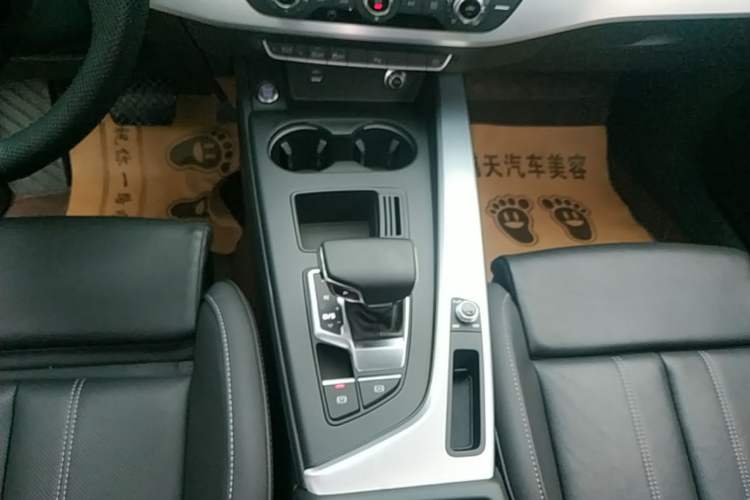 Used Audi A4L 2023 40 TFSI Fashion Dynamic Model Gear Lever