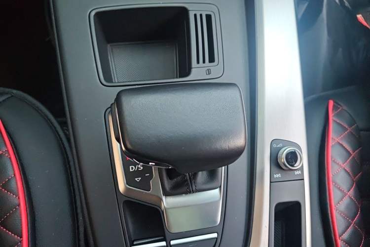 Used Audi A4L 2023 40 TFSI Fashion Dynamic Model Gear Lever