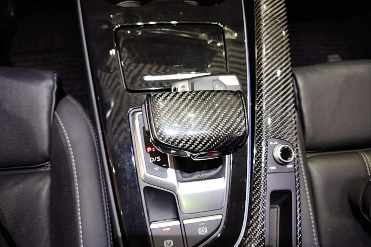 Used Audi A4L 2023 40 TFSI Luxury Dynamic Model Gear Lever