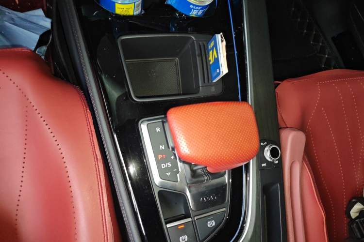 Used Audi A4L 2023 40 TFSI Luxury Dynamic Model Gear Lever