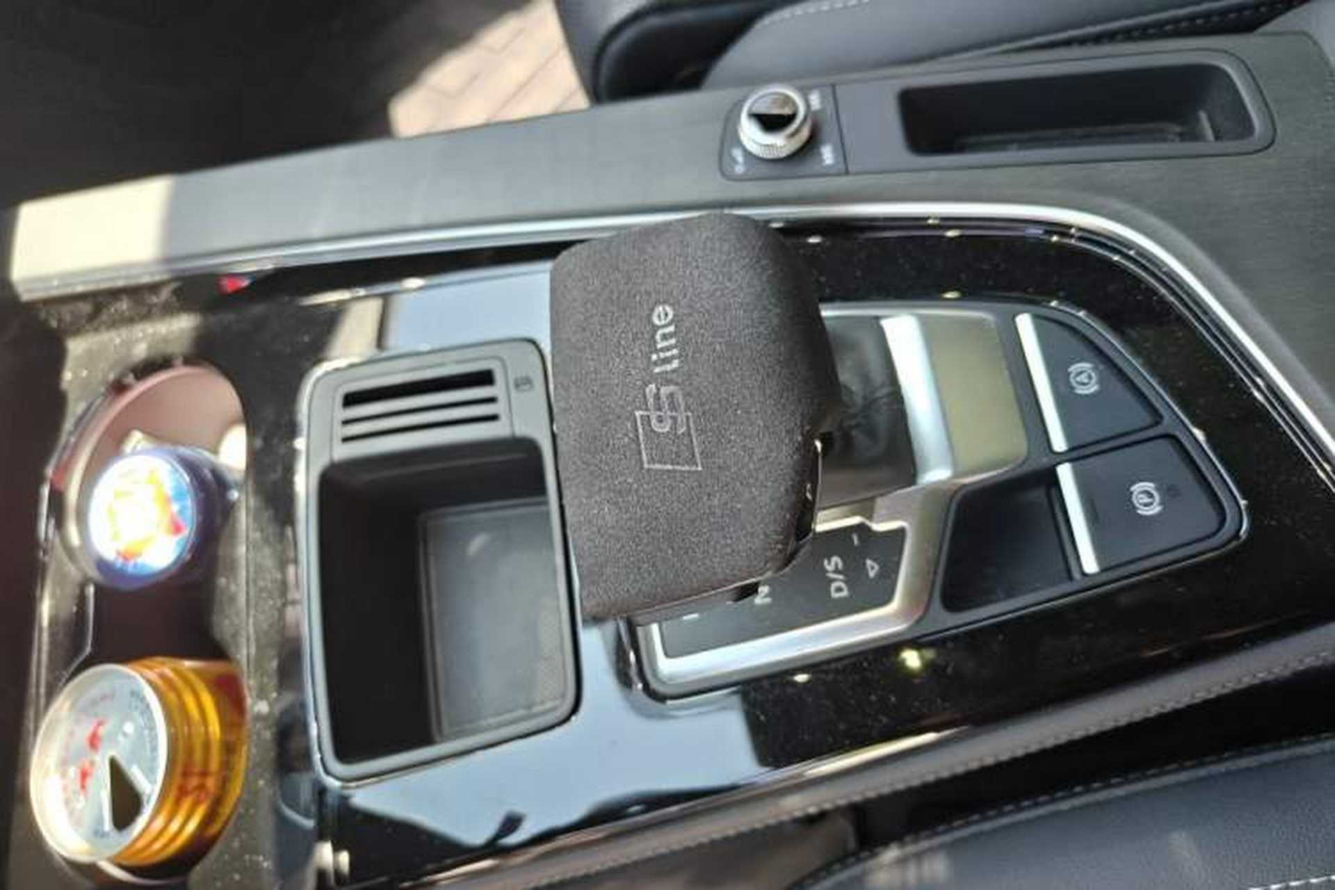 Used Audi A4L 2023 40 TFSI Luxury Dynamic Model Gear Lever