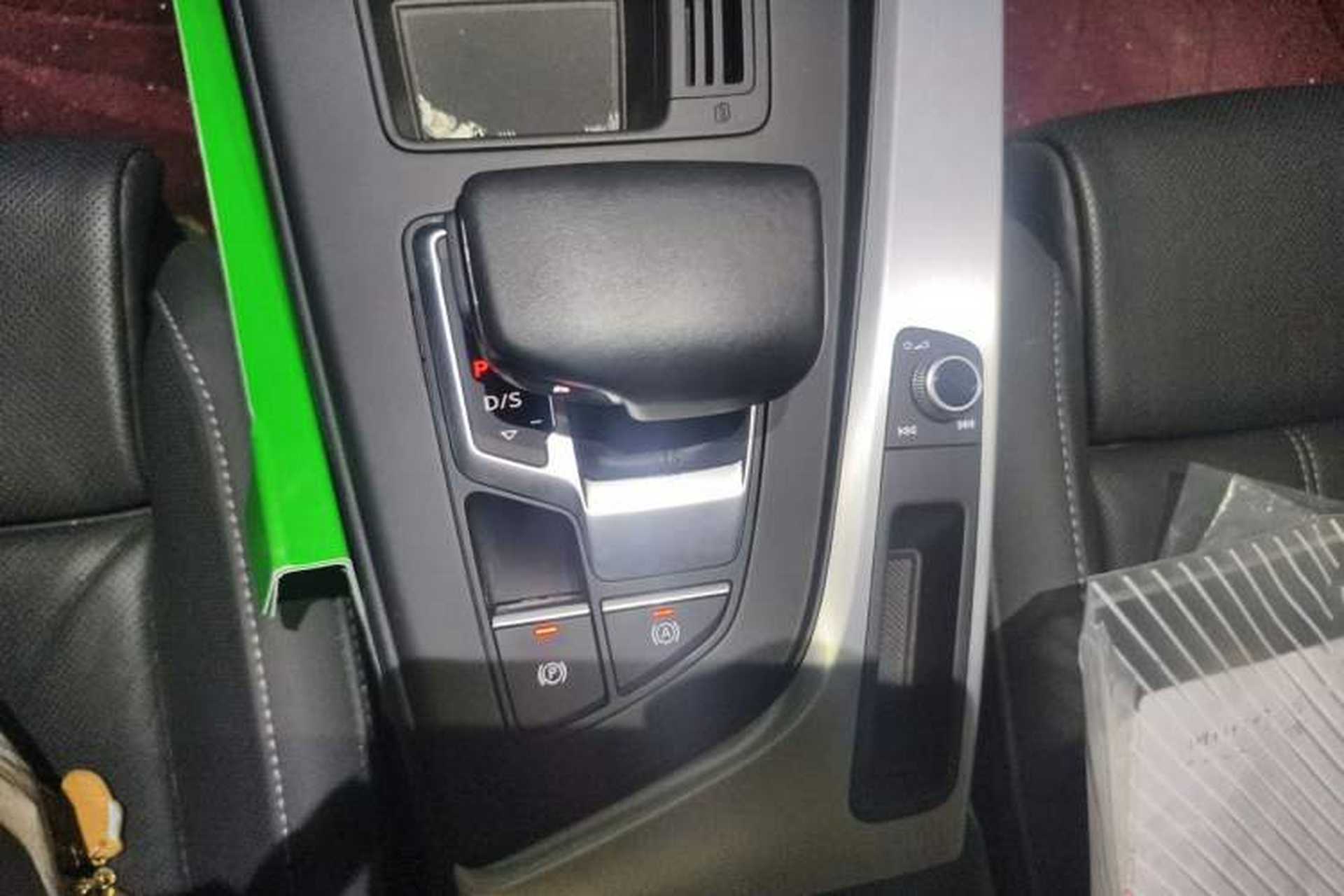 Used Audi A4L 2023 40 TFSI Fashion Dynamic Model Gear Lever