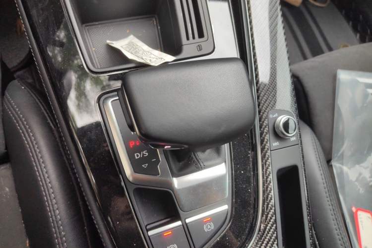 Used Audi A4L 2023 45 TFSI quattro Prestige Dynamic Edition Gear Lever
