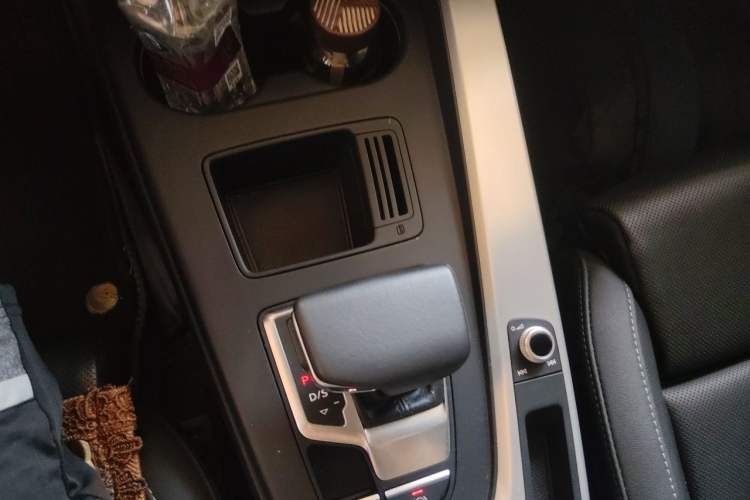 Used Audi A4L 2023 40 TFSI Fashion Dynamic Model Gear Lever