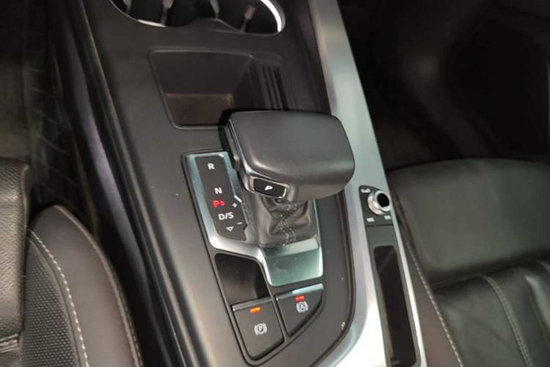 Used Audi A4L 2023 40 TFSI Fashion Dynamic Model Gear Lever