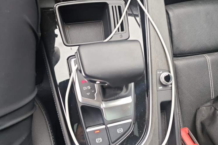 Used Audi A4L 2023 40 TFSI Bang & Olufsen Starry Night Edition Gear Lever