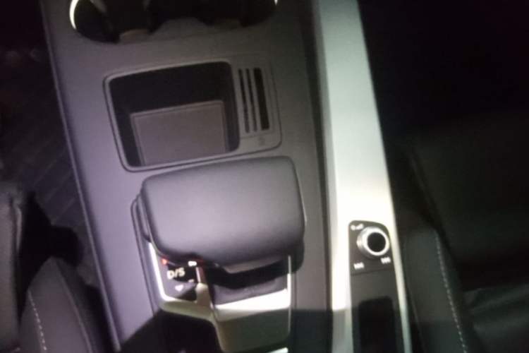Used Audi A4L 2023 40 TFSI Fashion Dynamic Model Gear Lever